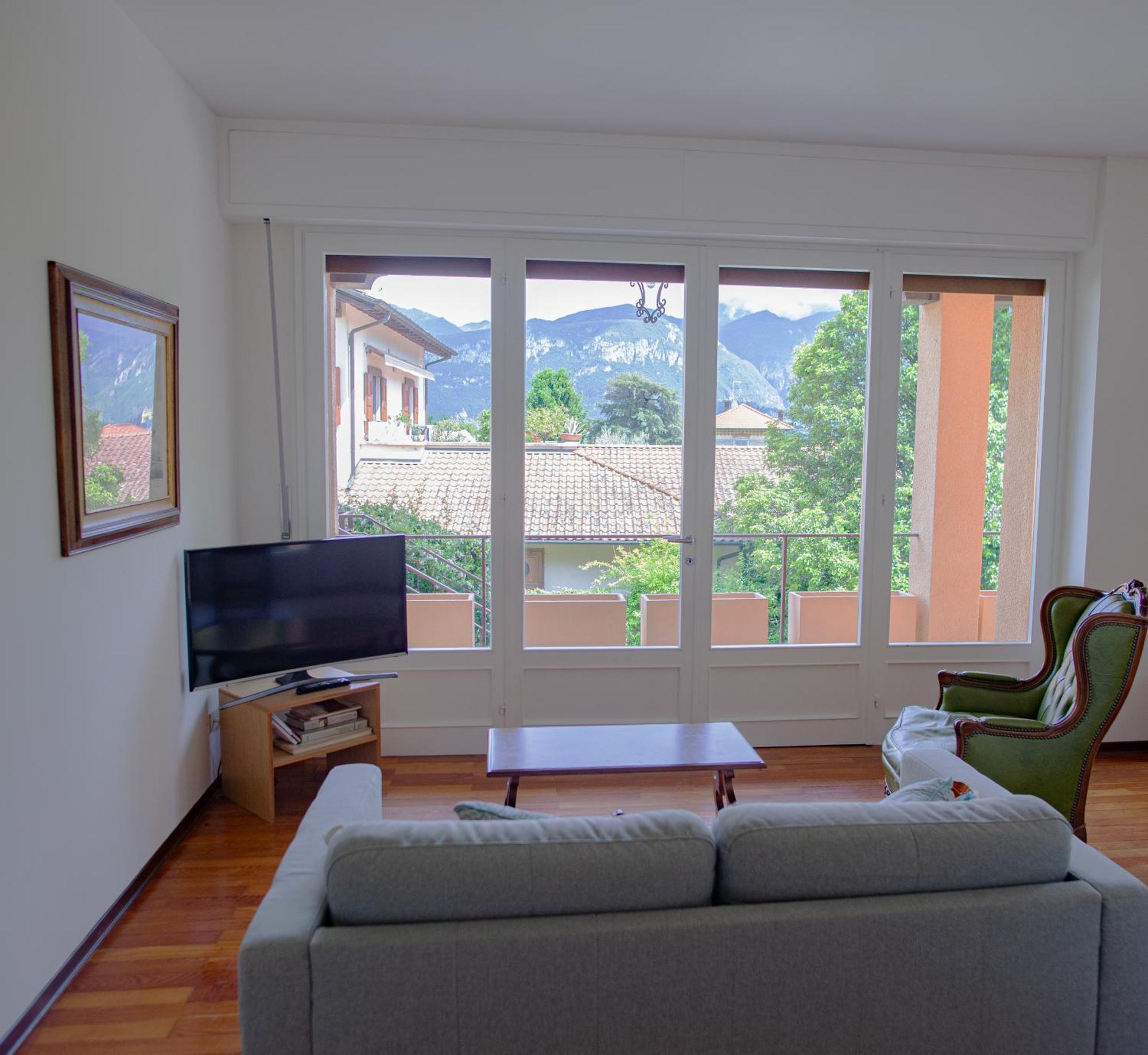 Serene Garden Getaway Cadenabbia Esterno foto