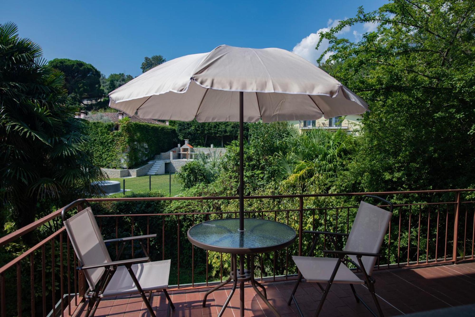 Serene Garden Getaway Cadenabbia Esterno foto