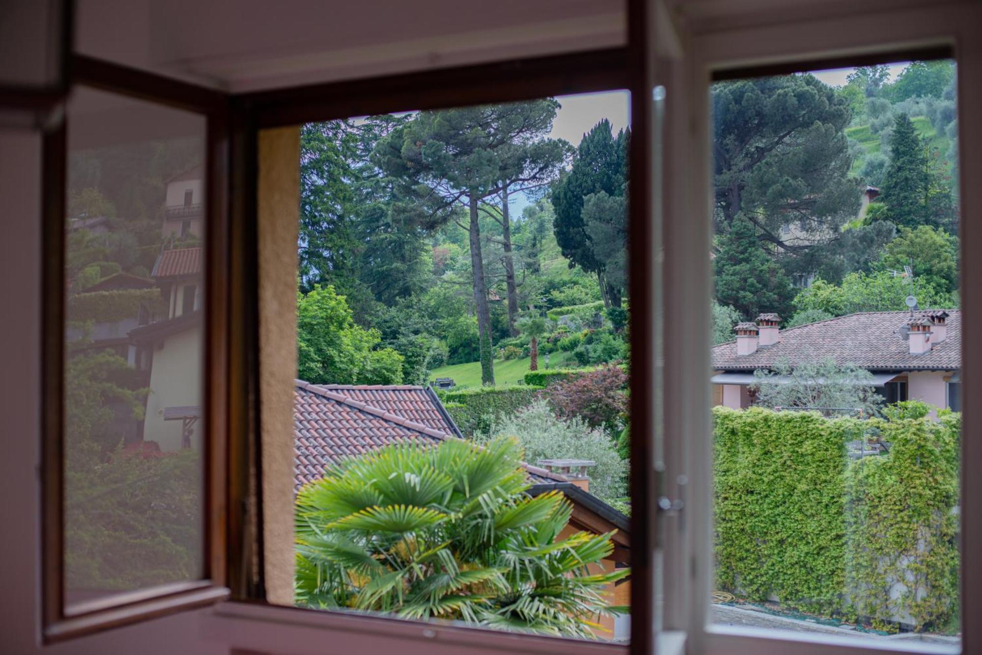 Serene Garden Getaway Cadenabbia Esterno foto